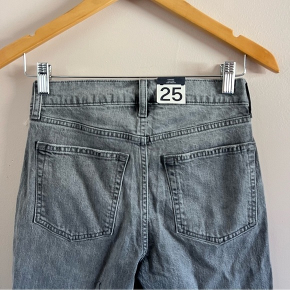Gap | NWT High Rise Cheeky Straight Jeans - Picture 5 of 8
